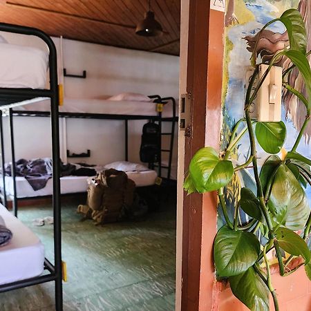 Casa Kayam Art Hostel Coliving Coworking Гуатапе Экстерьер фото