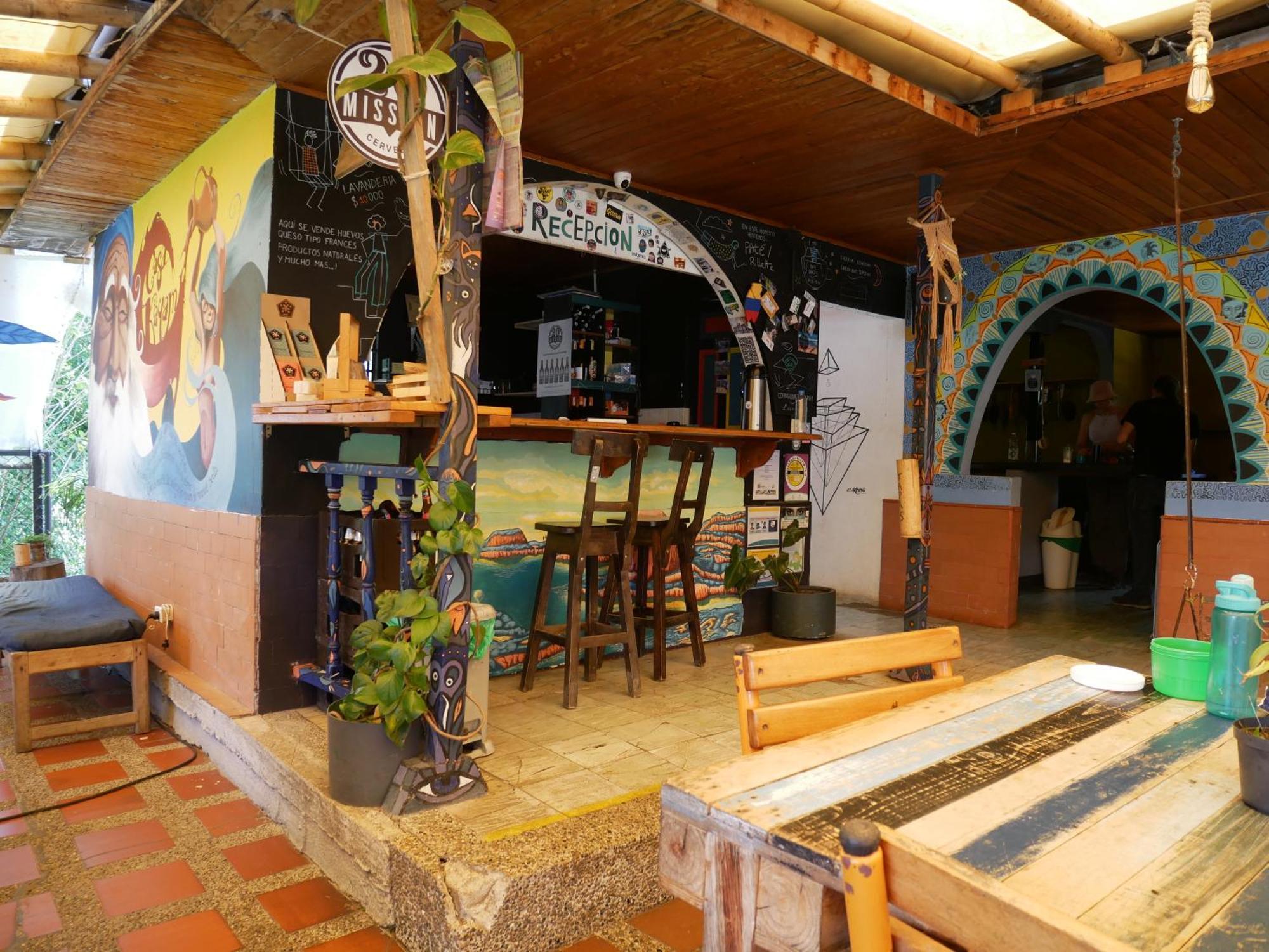 Casa Kayam Art Hostel Coliving Coworking Гуатапе Экстерьер фото